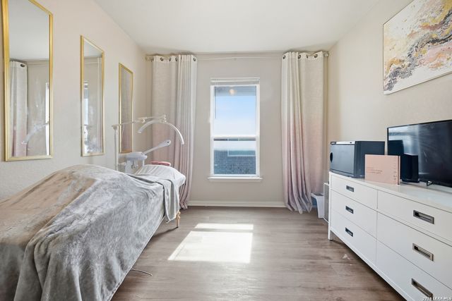 8818 Falcon Park, Converse, TX 78109