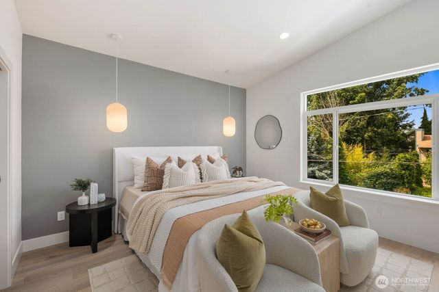 825 NE 105th Street, Seattle, WA 98125