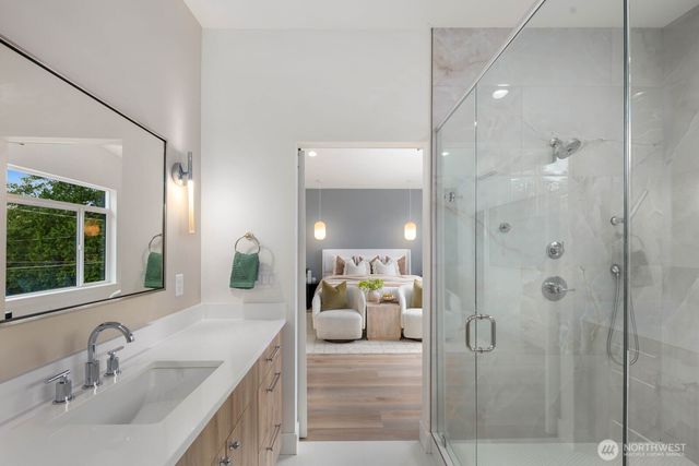 825 NE 105th Street, Seattle, WA 98125