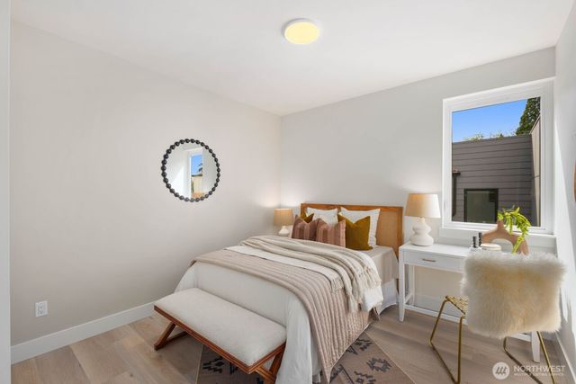 825 NE 105th Street, Seattle, WA 98125