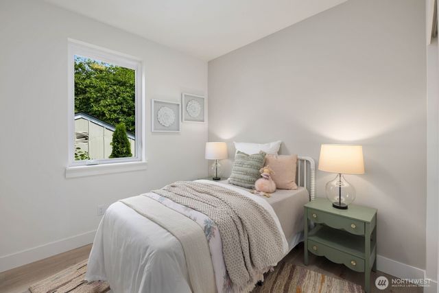825 NE 105th Street, Seattle, WA 98125