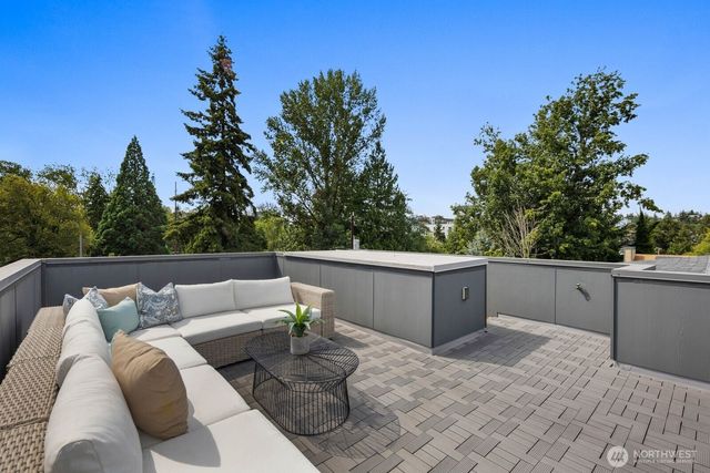 825 NE 105th Street, Seattle, WA 98125
