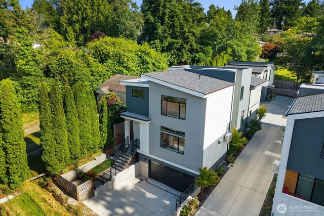 825 NE 105th Street, Seattle, WA 98125