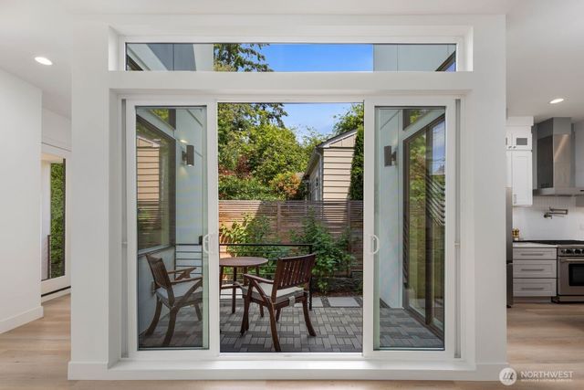 825 NE 105th Street, Seattle, WA 98125