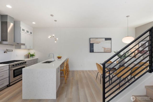 825 NE 105th Street, Seattle, WA 98125