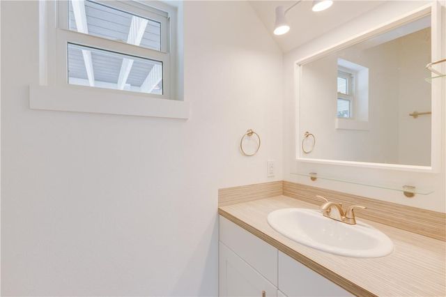 1907 E 17th ST B, Austin, TX 78702