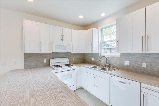 1907 E 17th ST B, Austin, TX 78702