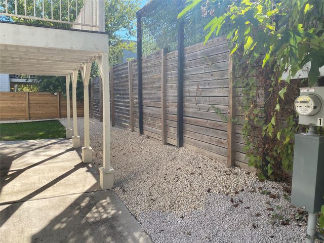 1907 E 17th ST B, Austin, TX 78702