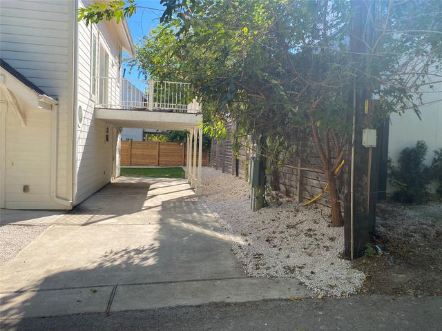 1907 E 17th ST B, Austin, TX 78702