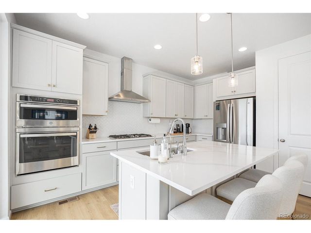 8215 Big Thompson St, Littleton, CO 80125