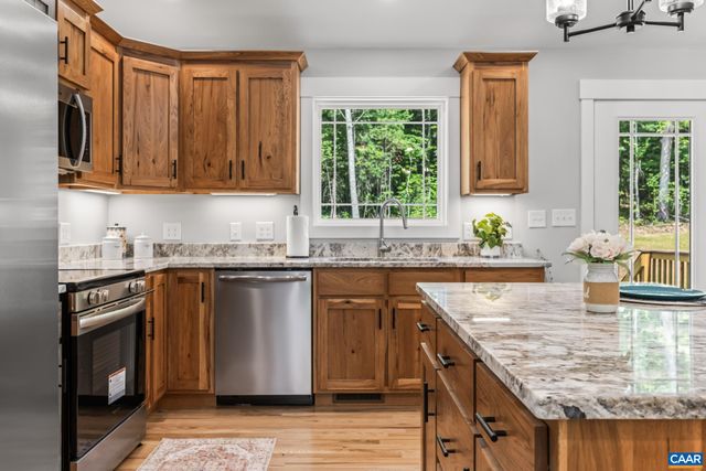 230 FOX HOLLOW RD, Ruckersville, VA 22968