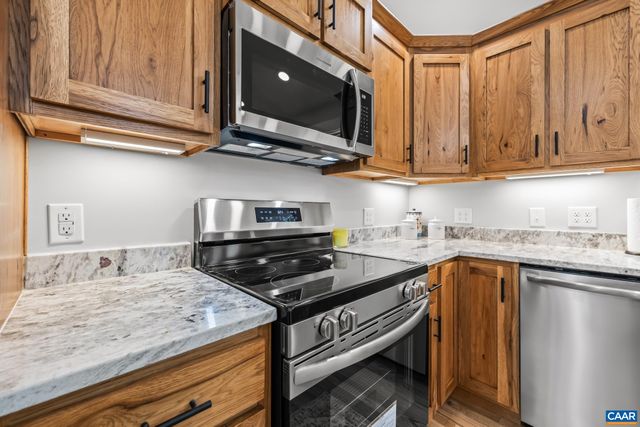 230 FOX HOLLOW RD, Ruckersville, VA 22968