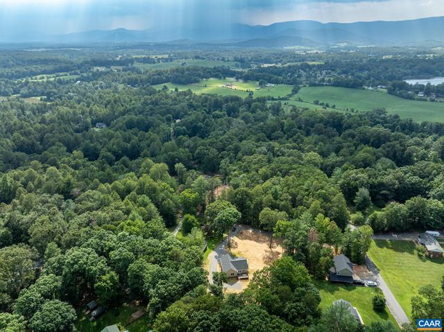 230 FOX HOLLOW RD, Ruckersville, VA 22968