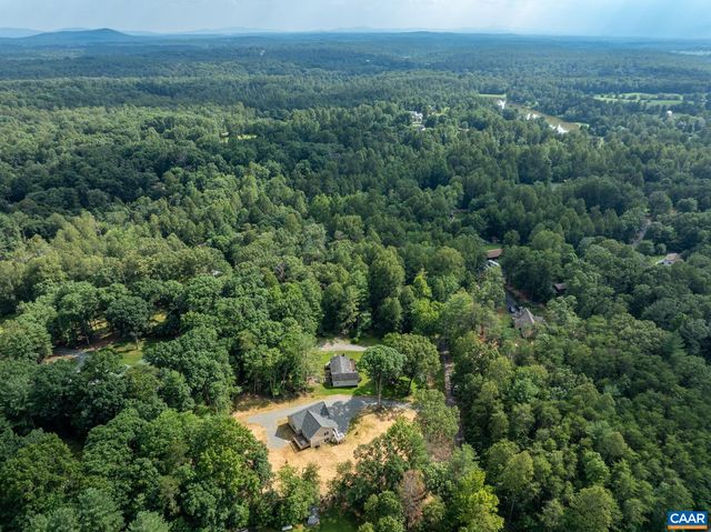230 FOX HOLLOW RD, Ruckersville, VA 22968