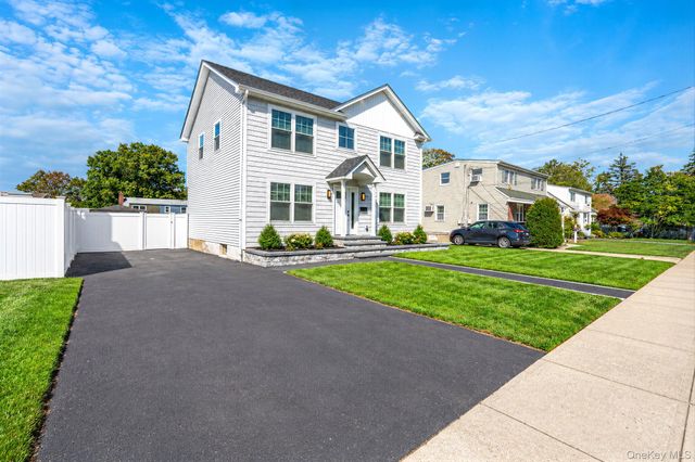 23 Bogart Street, Huntington Station, NY 11746