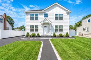 23 Bogart Street, Huntington Station, NY 11746