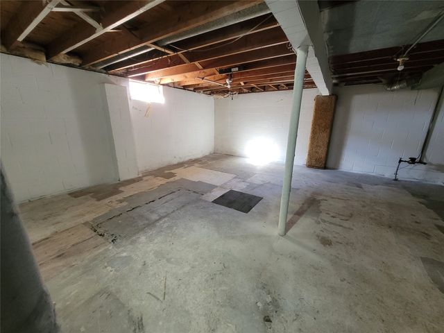 4613 SE 3rd Court, Des Moines, IA 50315