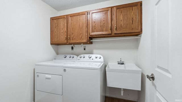 4421 W Shenandoah Circle, Fort Wayne, IN 46835