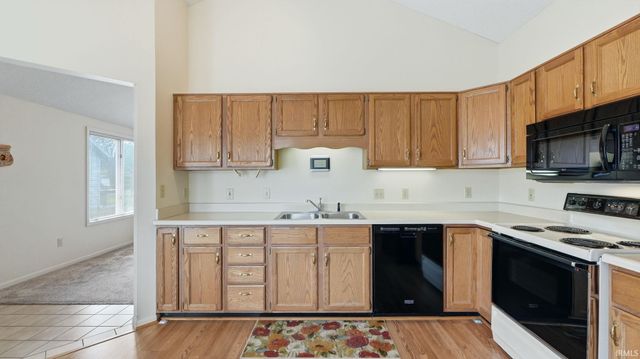 4421 W Shenandoah Circle, Fort Wayne, IN 46835