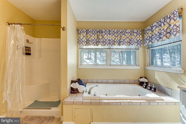 251 TALL OAK DR, Pocono Lake, PA 18347