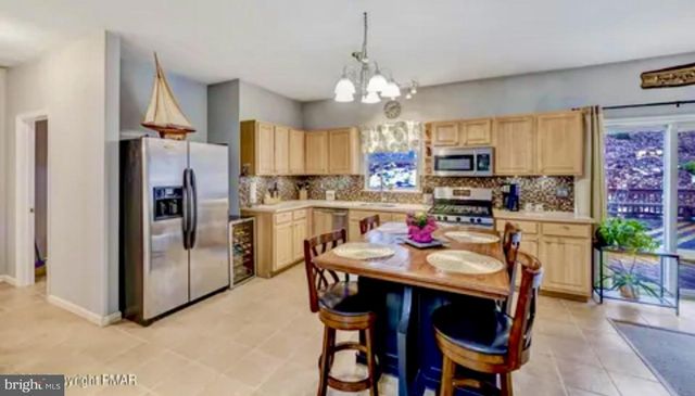 251 TALL OAK DR, Pocono Lake, PA 18347