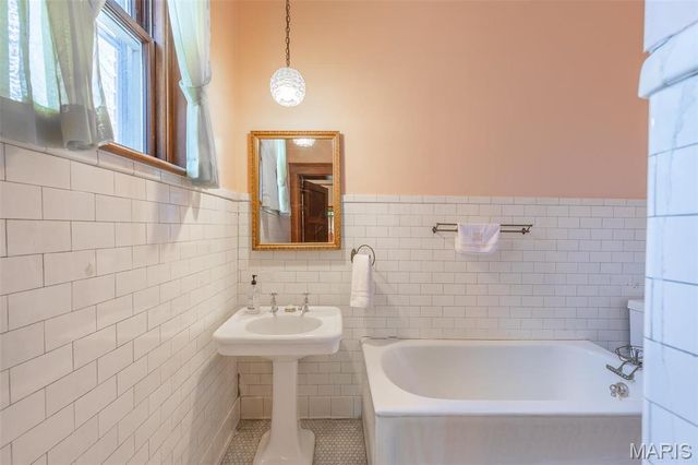 225 S 6th Street, Poplar Bluff, MO 63901