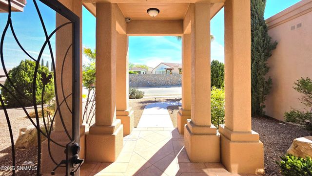 2897 Cheyenne Drive, Las Cruces, NM 88011