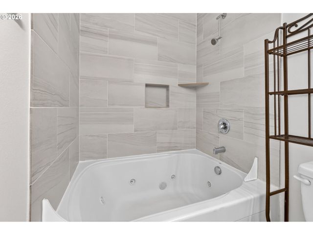6805 BOLAND Way, Otter Rock, OR 97369