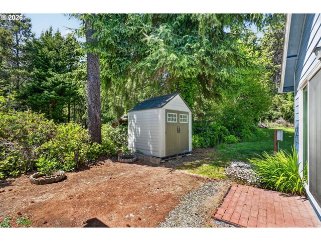 6805 BOLAND Way, Otter Rock, OR 97369
