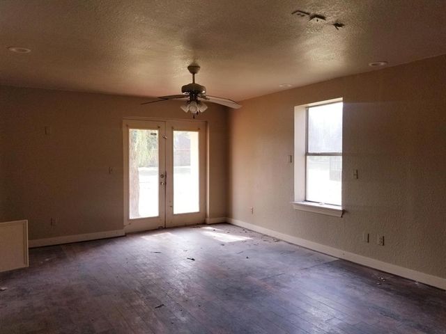12523 Lakeview Drive, Montgomery, TX 77356