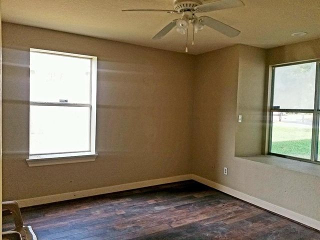 12523 Lakeview Drive, Montgomery, TX 77356