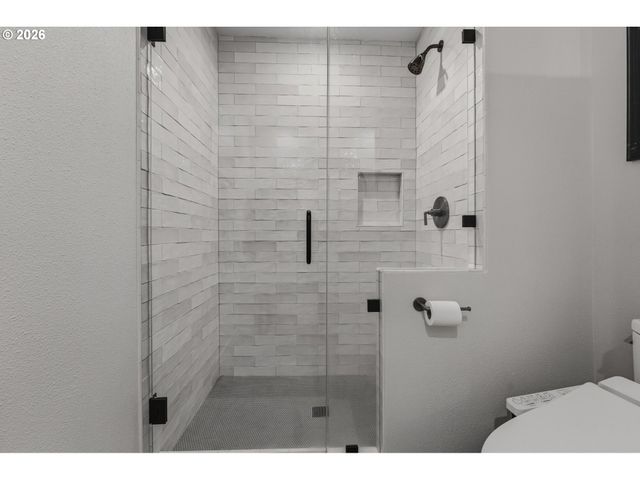 18148 PIONEER Ct, Lake Oswego, OR 97034