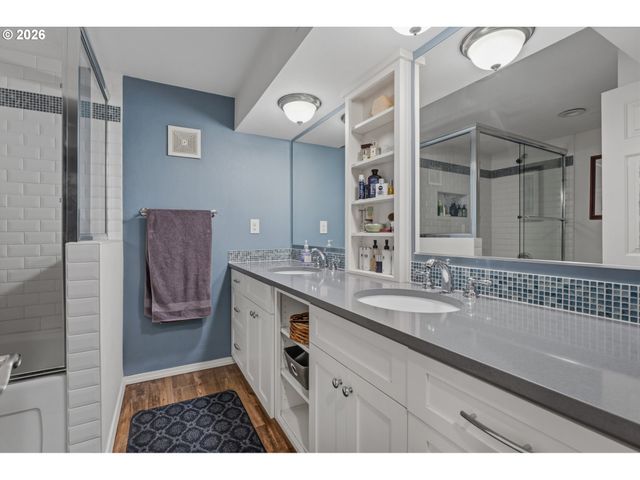 18148 PIONEER Ct, Lake Oswego, OR 97034