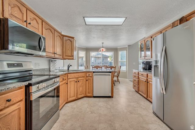 634 W 2325 N, Layton, UT 84041