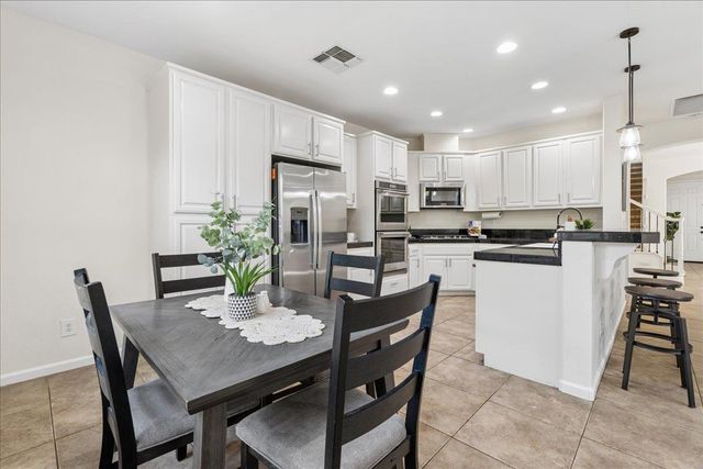 1325 Appaloosa Ct, Auburn, CA 95603