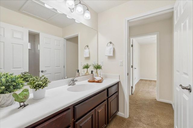 1325 Appaloosa Ct, Auburn, CA 95603