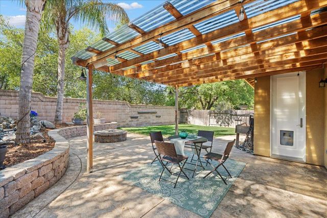 1325 Appaloosa Ct, Auburn, CA 95603