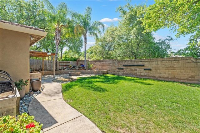 1325 Appaloosa Ct, Auburn, CA 95603