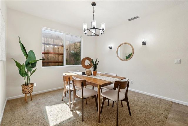 1325 Appaloosa Ct, Auburn, CA 95603