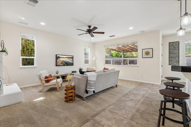 1325 Appaloosa Ct, Auburn, CA 95603