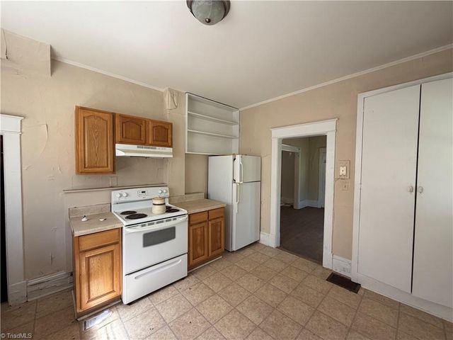 305 Lockland Avenue, Winston-salem, NC 27103