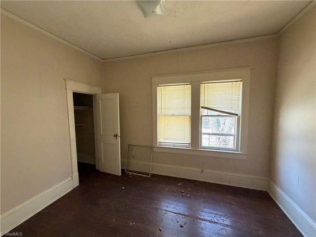 305 Lockland Avenue, Winston-salem, NC 27103