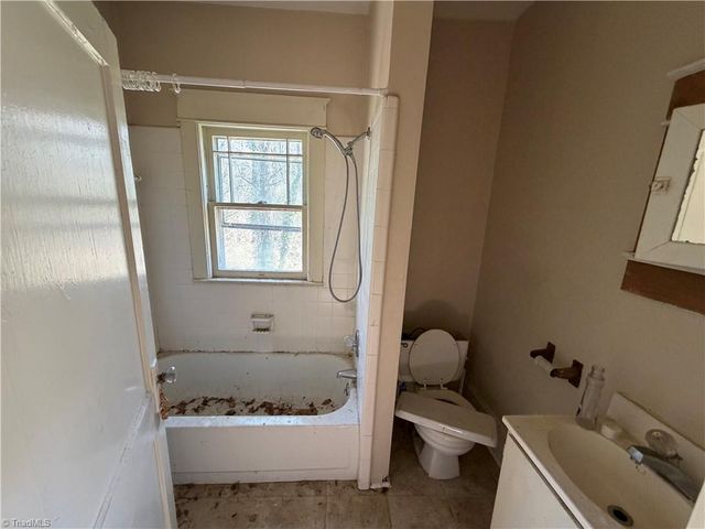 305 Lockland Avenue, Winston-salem, NC 27103