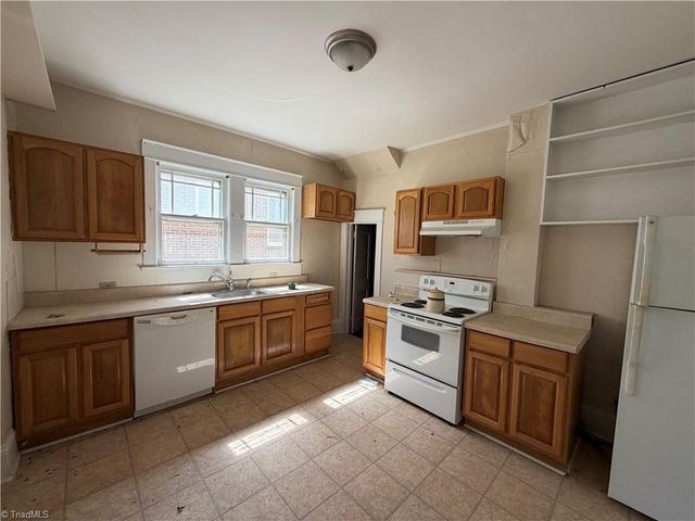 305 Lockland Avenue, Winston-salem, NC 27103