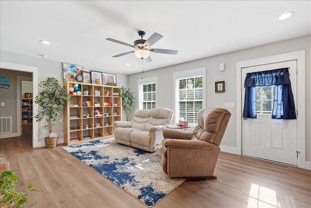 384 Ammons Rd, Spartanburg, SC 29306