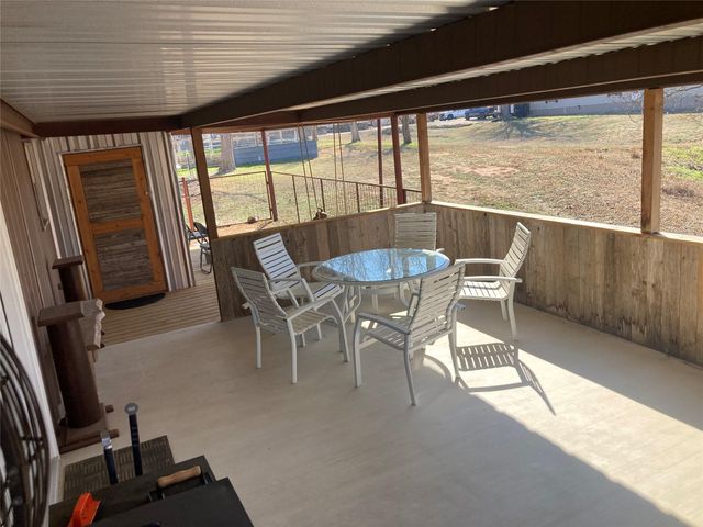 702 E Schubert ST E, Fredericksburg, TX 78624