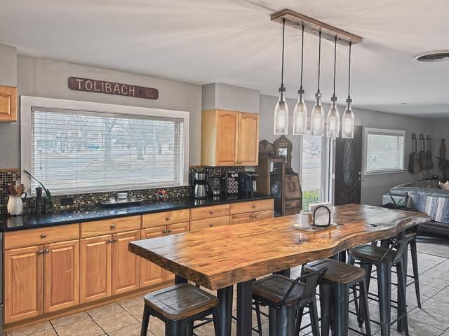 702 E Schubert ST E, Fredericksburg, TX 78624