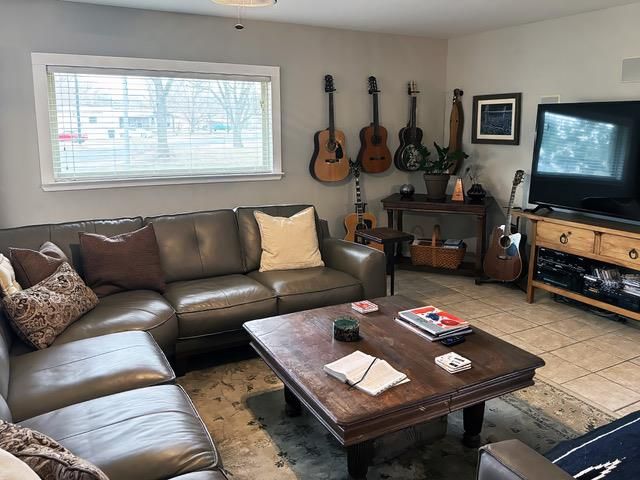 702 E Schubert ST E, Fredericksburg, TX 78624
