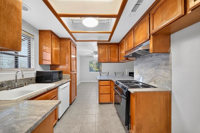 4129 W Regency Avenue, Fresno, CA 93722