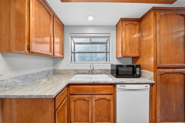 4129 W Regency Avenue, Fresno, CA 93722